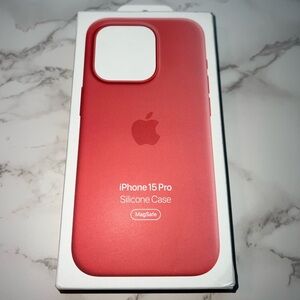 NWT iPhone 15 Pro Silicone Case Guava